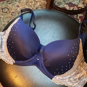 34C lined demi bust double Victoria’s Secret blue bra good condition